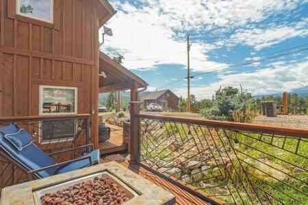 Cabin~Views~Heart Of Town~W&D~Fireplace~Kitchen Woodland Park Luaran gambar