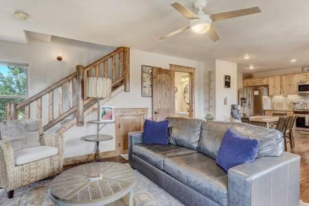 Cabin~Views~Heart Of Town~W&D~Fireplace~Kitchen Woodland Park Luaran gambar