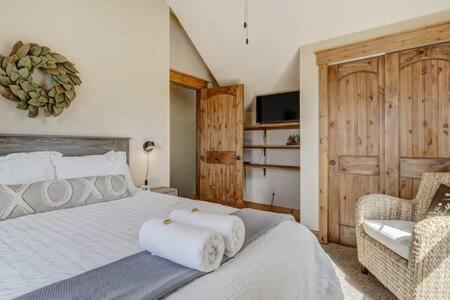 Cabin~Views~Heart Of Town~W&D~Fireplace~Kitchen Woodland Park Luaran gambar