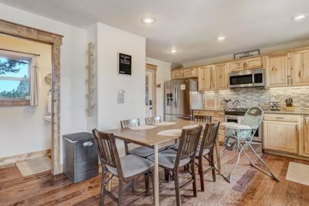Cabin~Views~Heart Of Town~W&D~Fireplace~Kitchen Woodland Park Luaran gambar