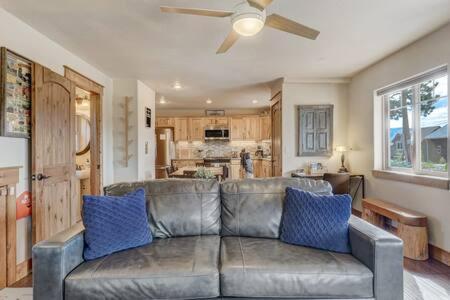 Cabin~Views~Heart Of Town~W&D~Fireplace~Kitchen Woodland Park Luaran gambar